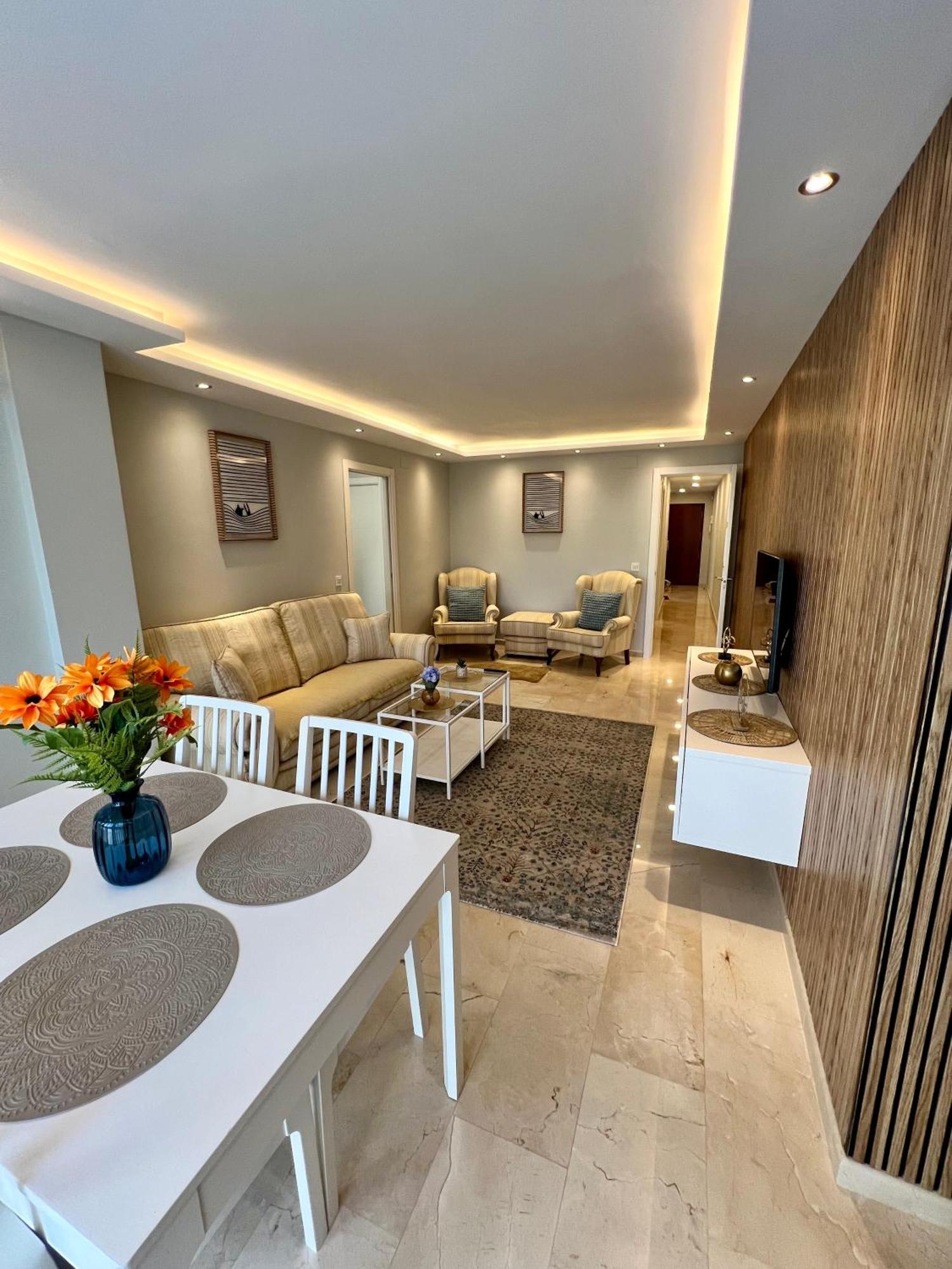 Apartamentos Prestige Suites Malaga IV エクステリア 写真