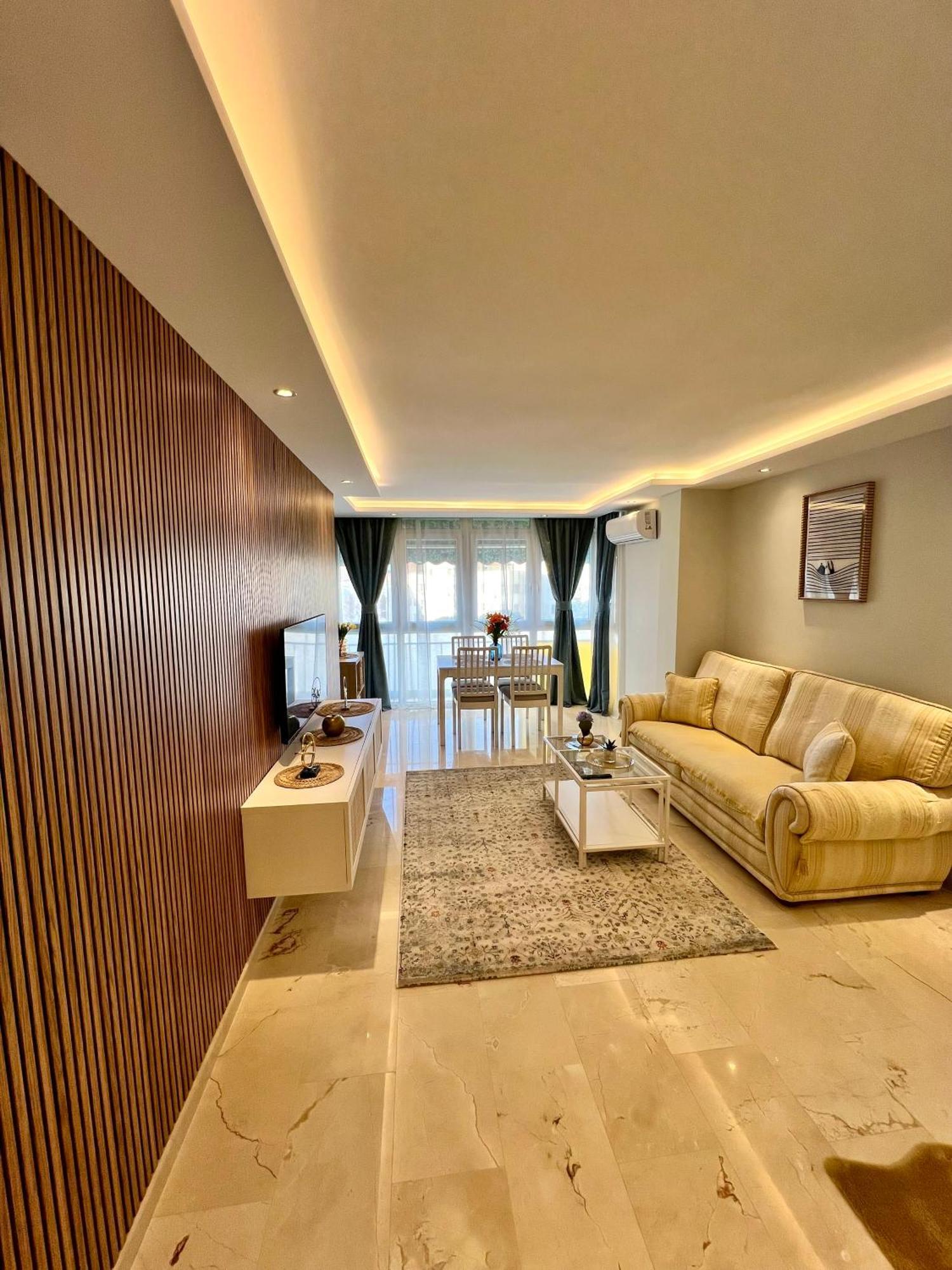 Apartamentos Prestige Suites Malaga IV エクステリア 写真