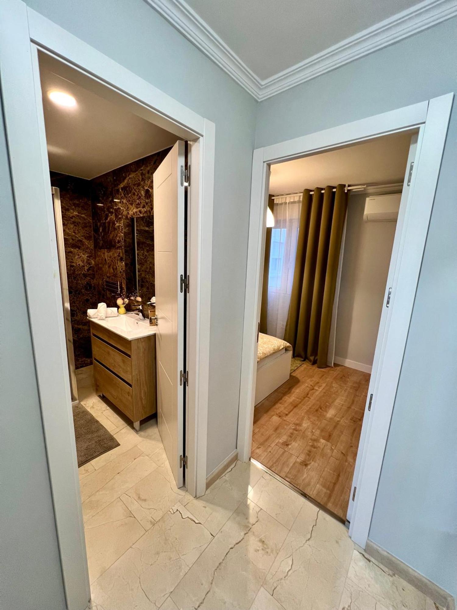 Apartamentos Prestige Suites Malaga IV エクステリア 写真