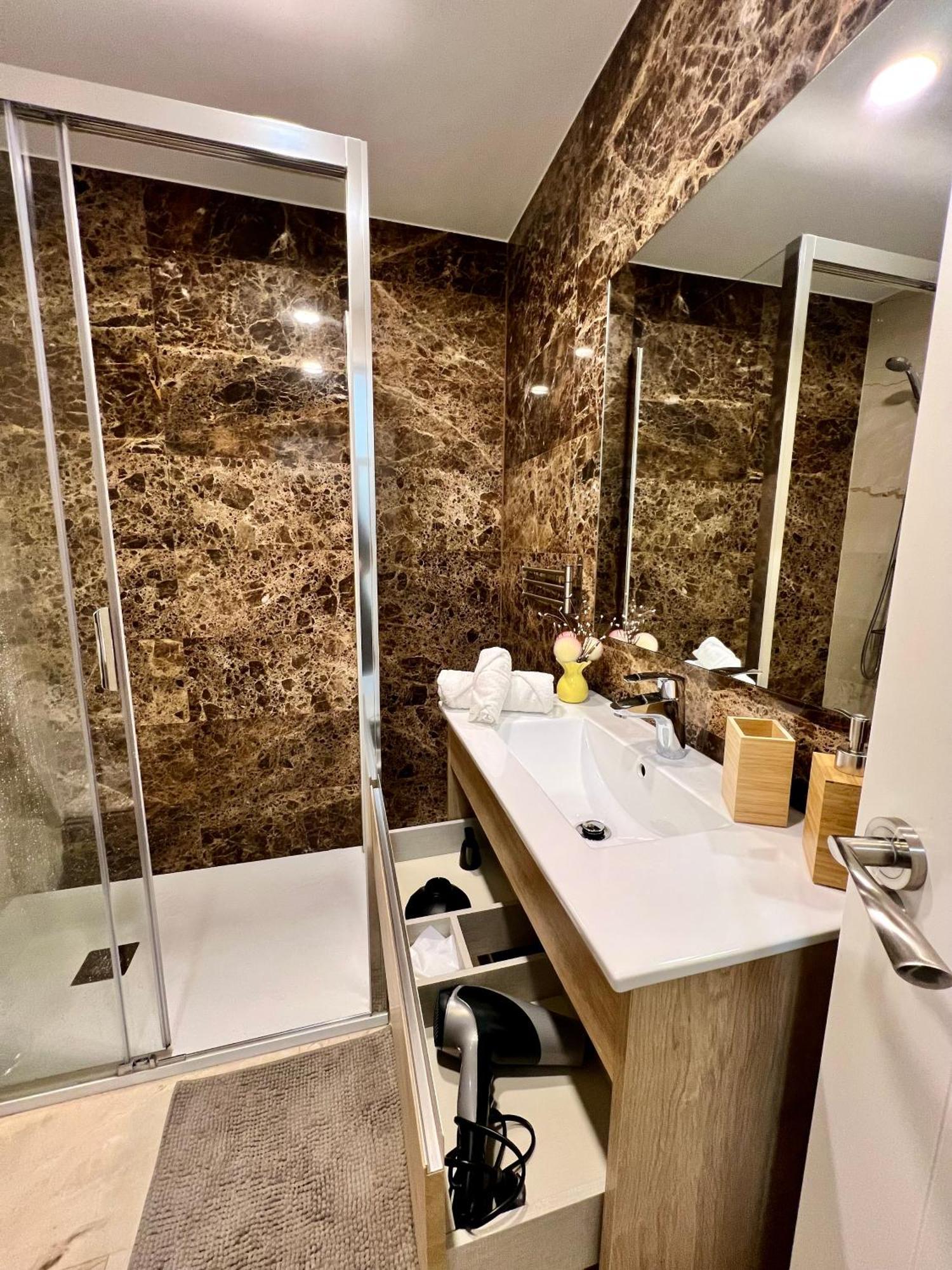 Apartamentos Prestige Suites Malaga IV エクステリア 写真